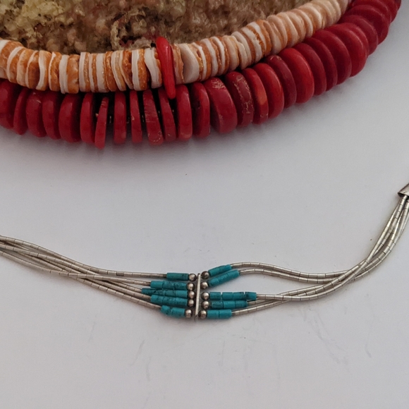 Liquid silver and turquoise bracelet - Picture 1 of 3